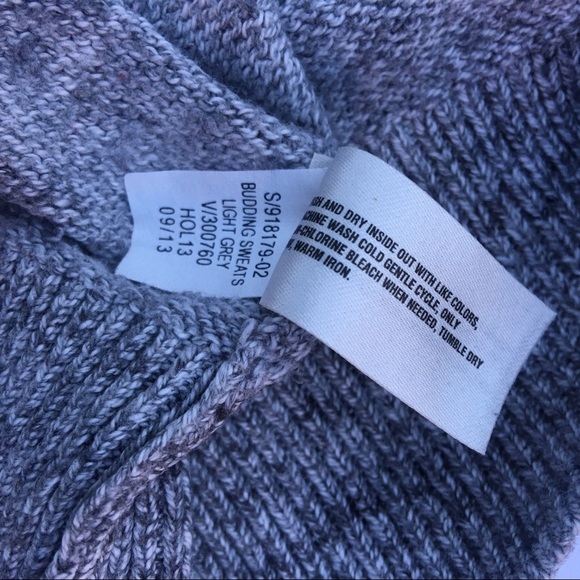 GAP Light Gray Sweatshirt - Picture 5 of 6
